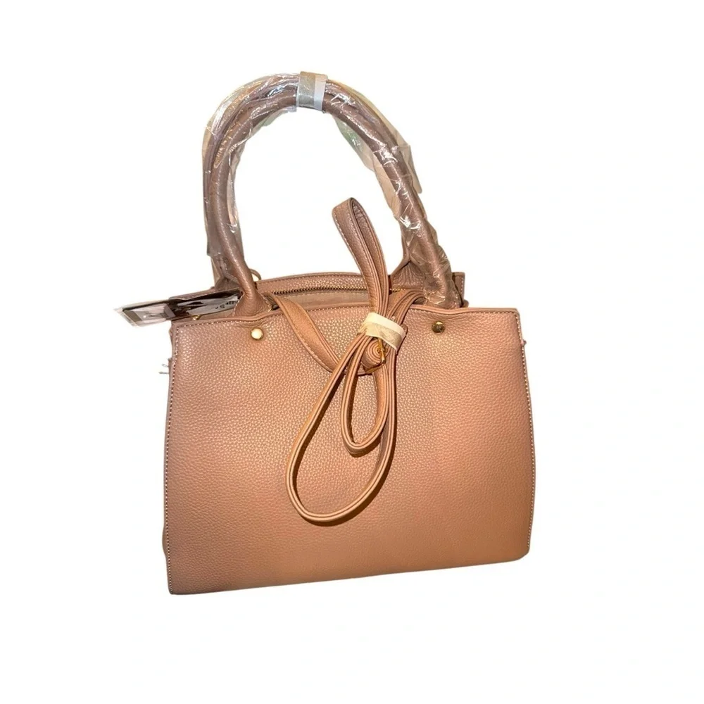 NEW Crossi Bow Bag